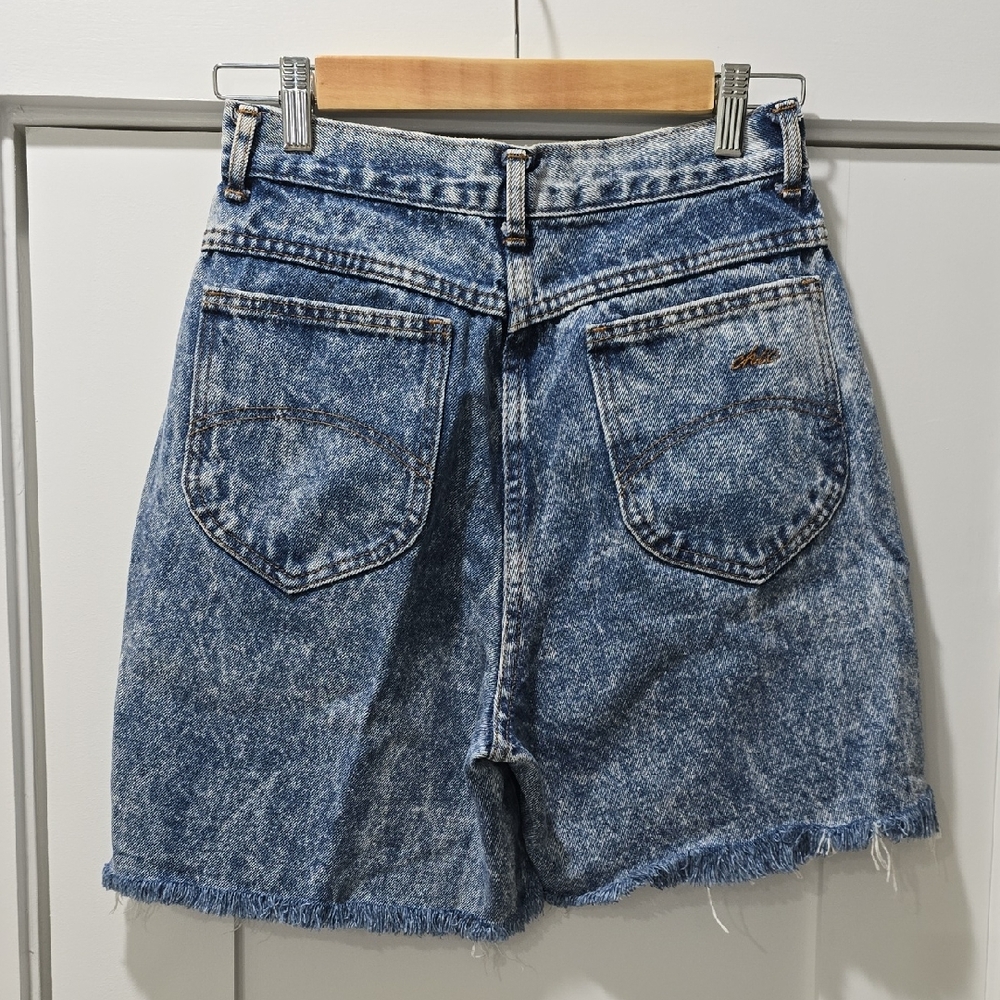 Vintage-Inspired Acid Wash Denim Shorts - Blue